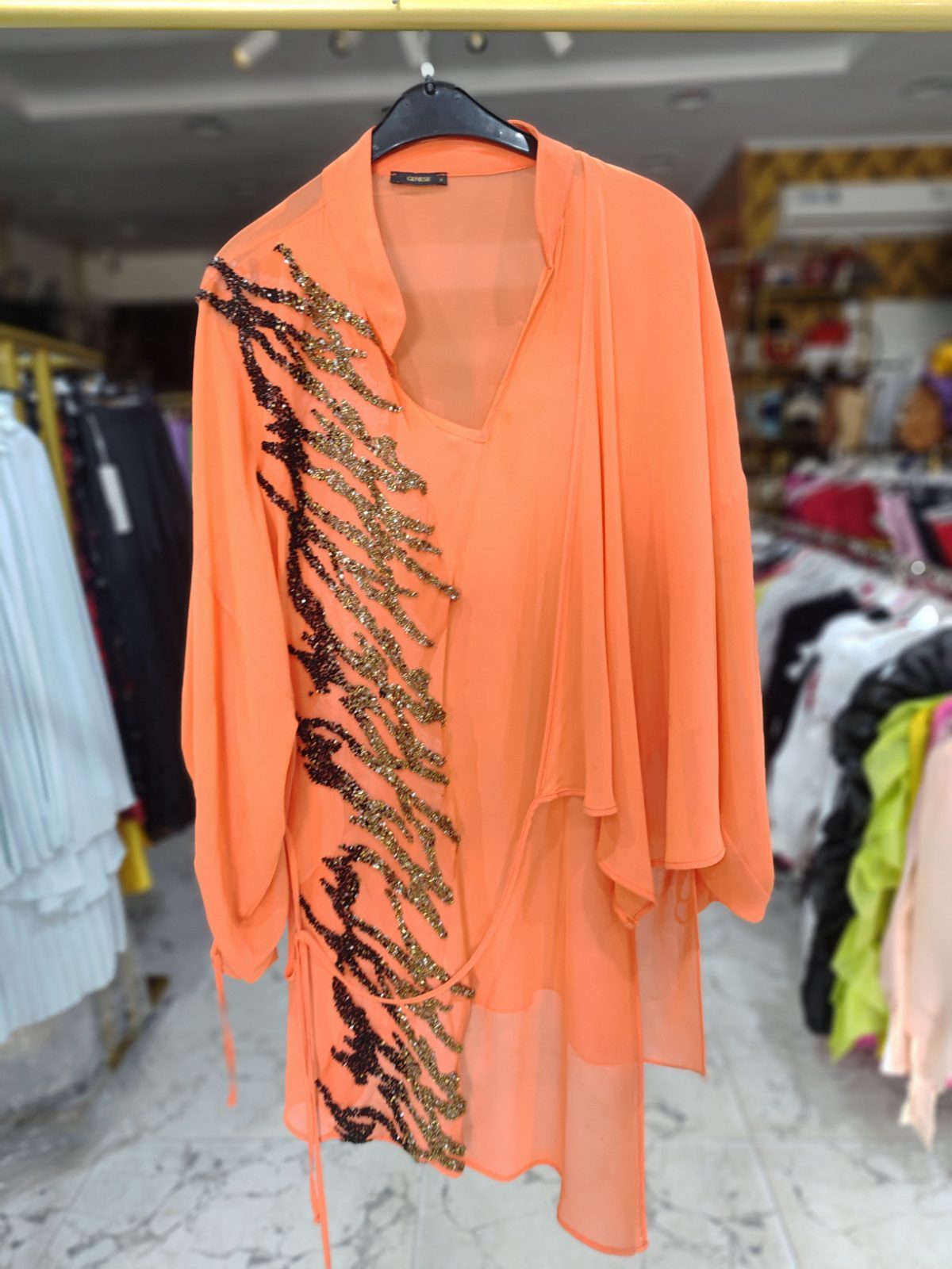 Genese orange top