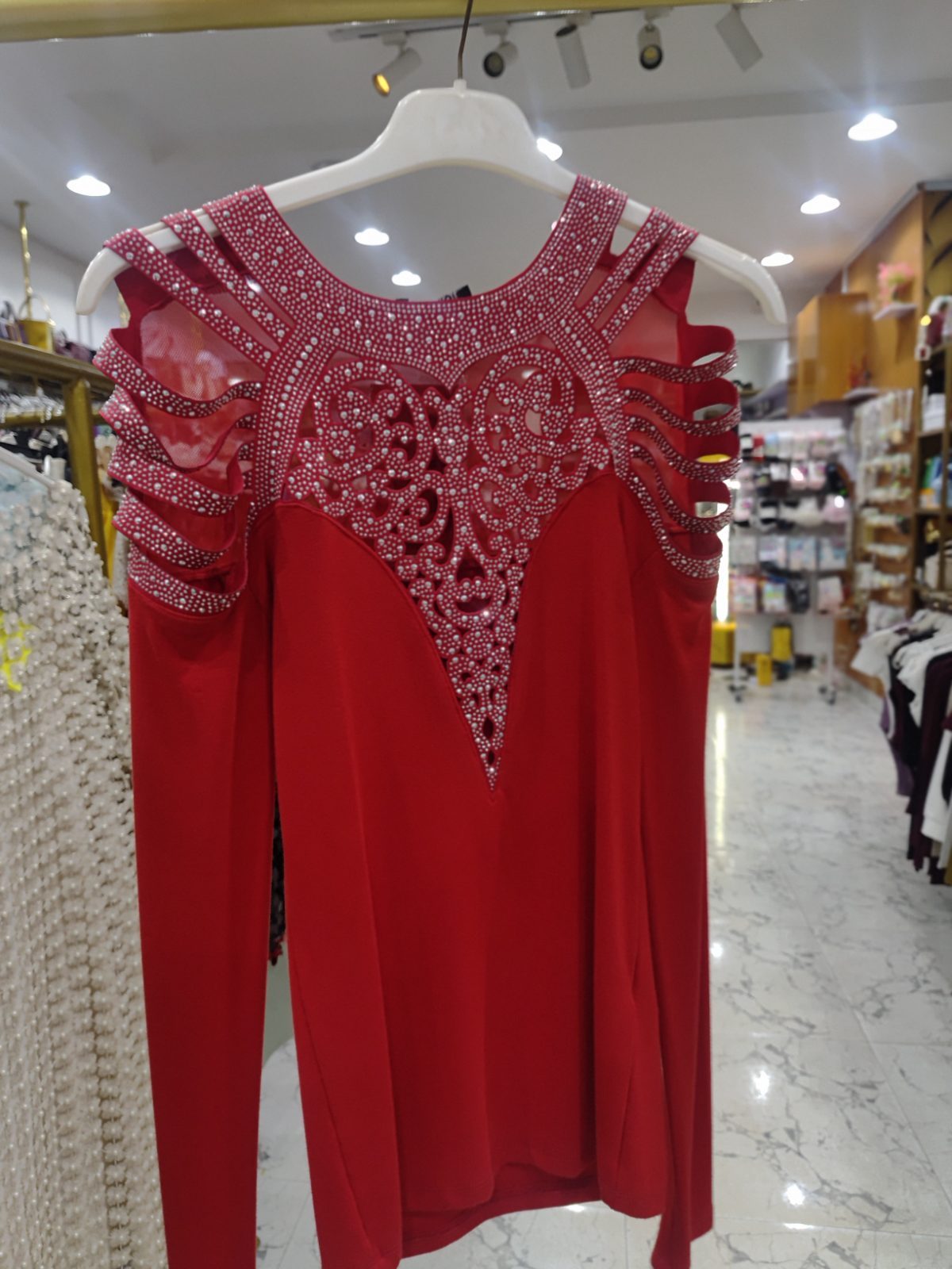 Miss moi red top