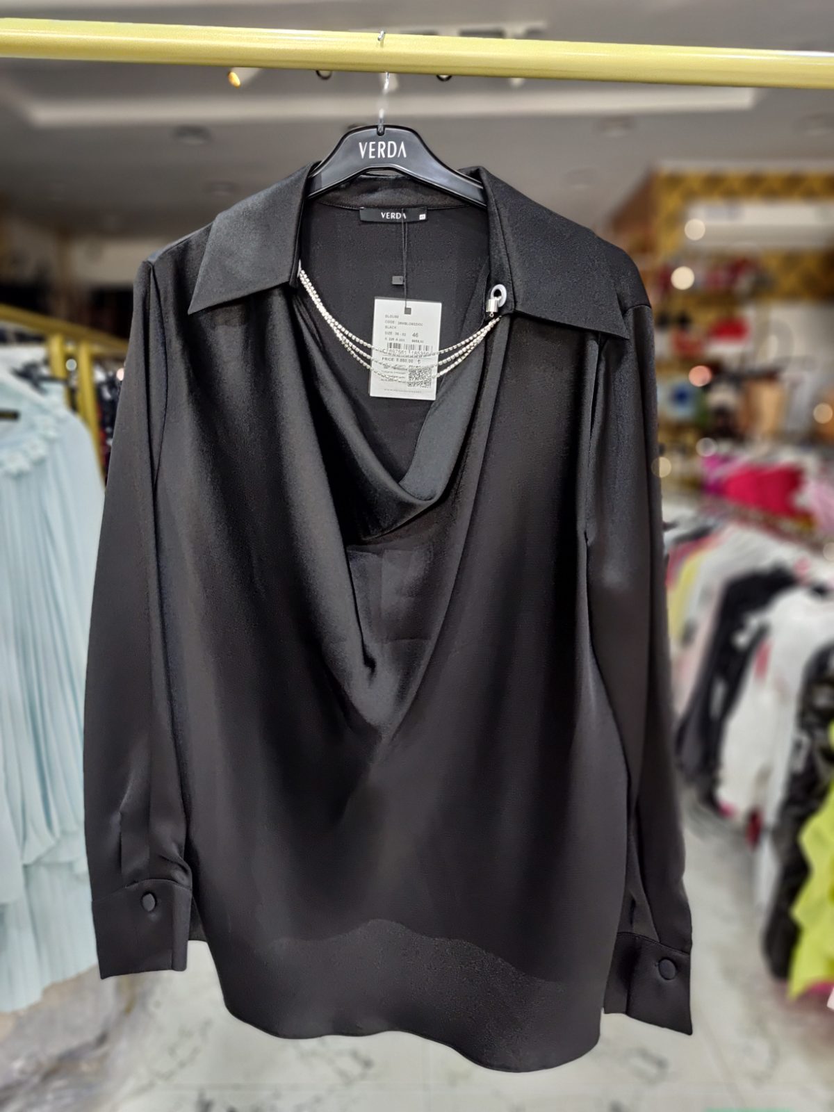 Verda luxury top with chain