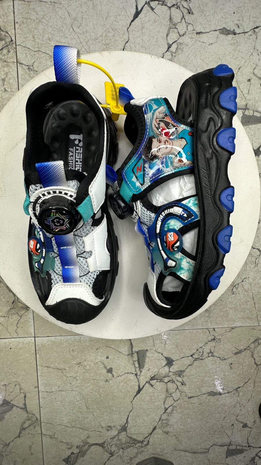 Mixed sandals