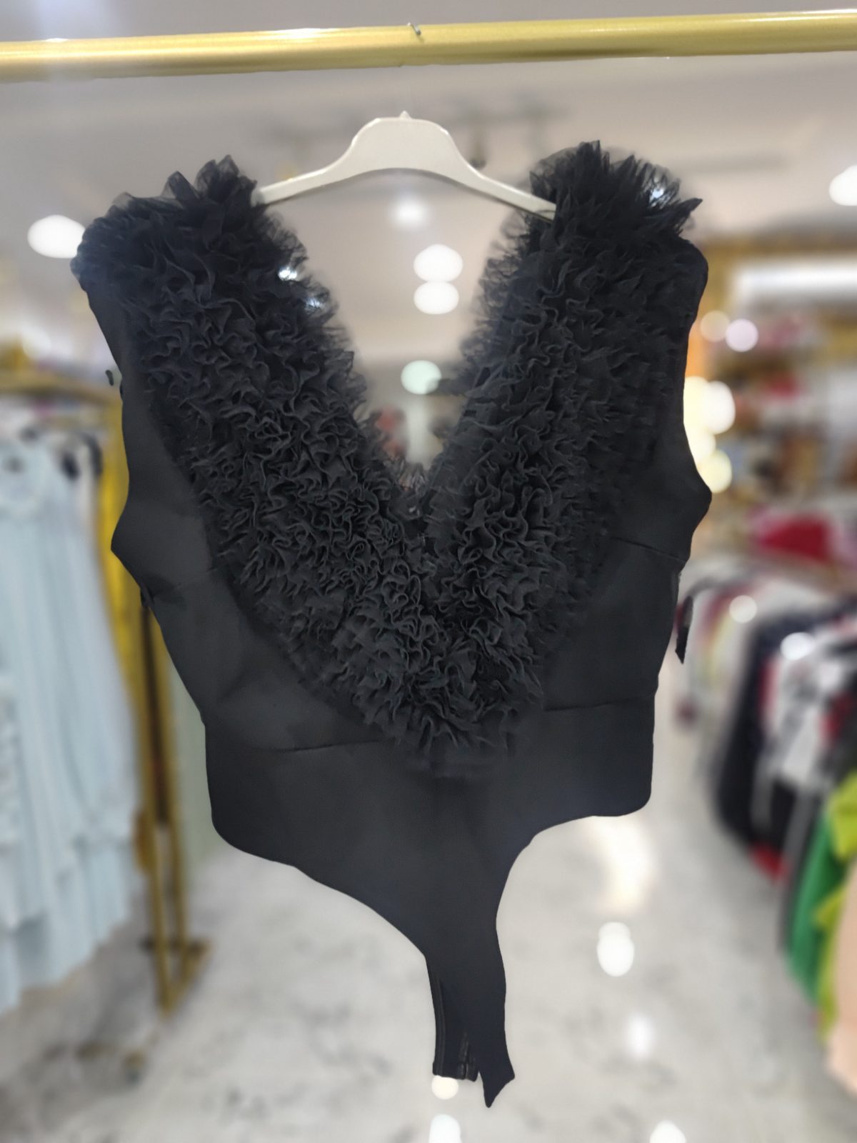 Basic top with net and pin under