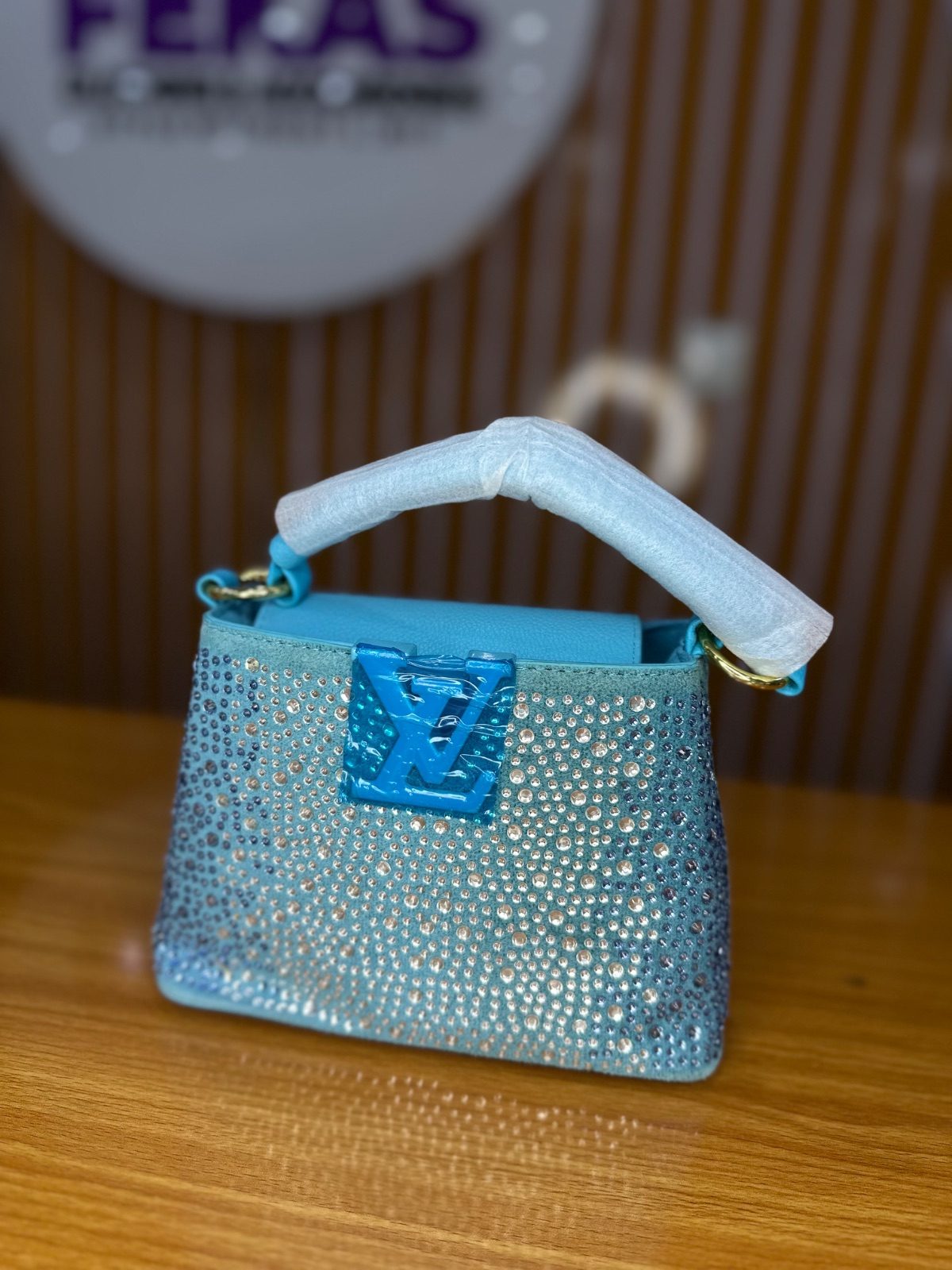 Luis Vuitton mini bag