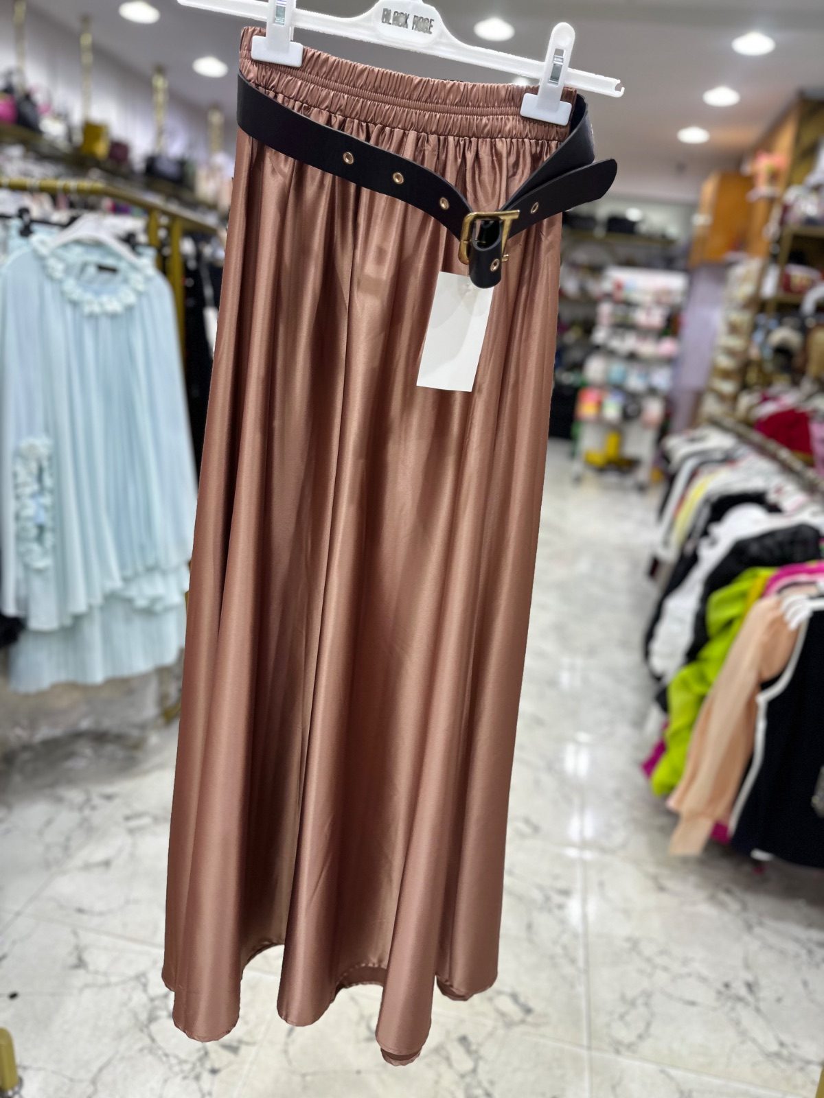 Free slicky skirt
