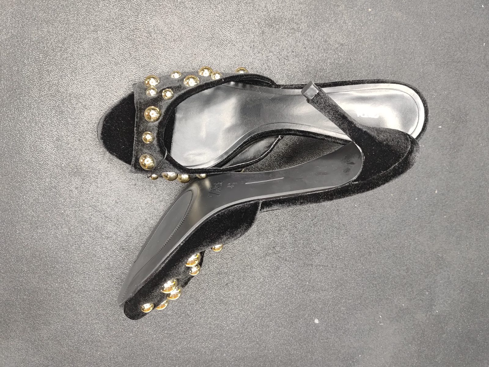 Black Zara heel