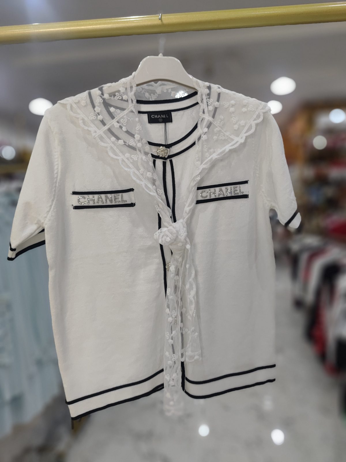 Chanel  basic top