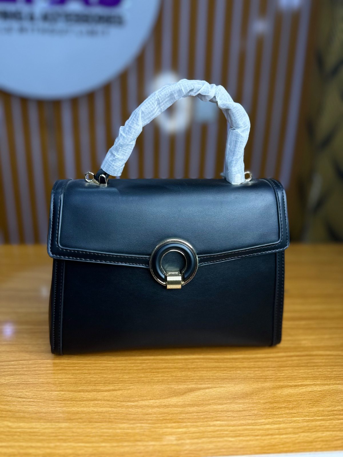 6088 Chris bell bag