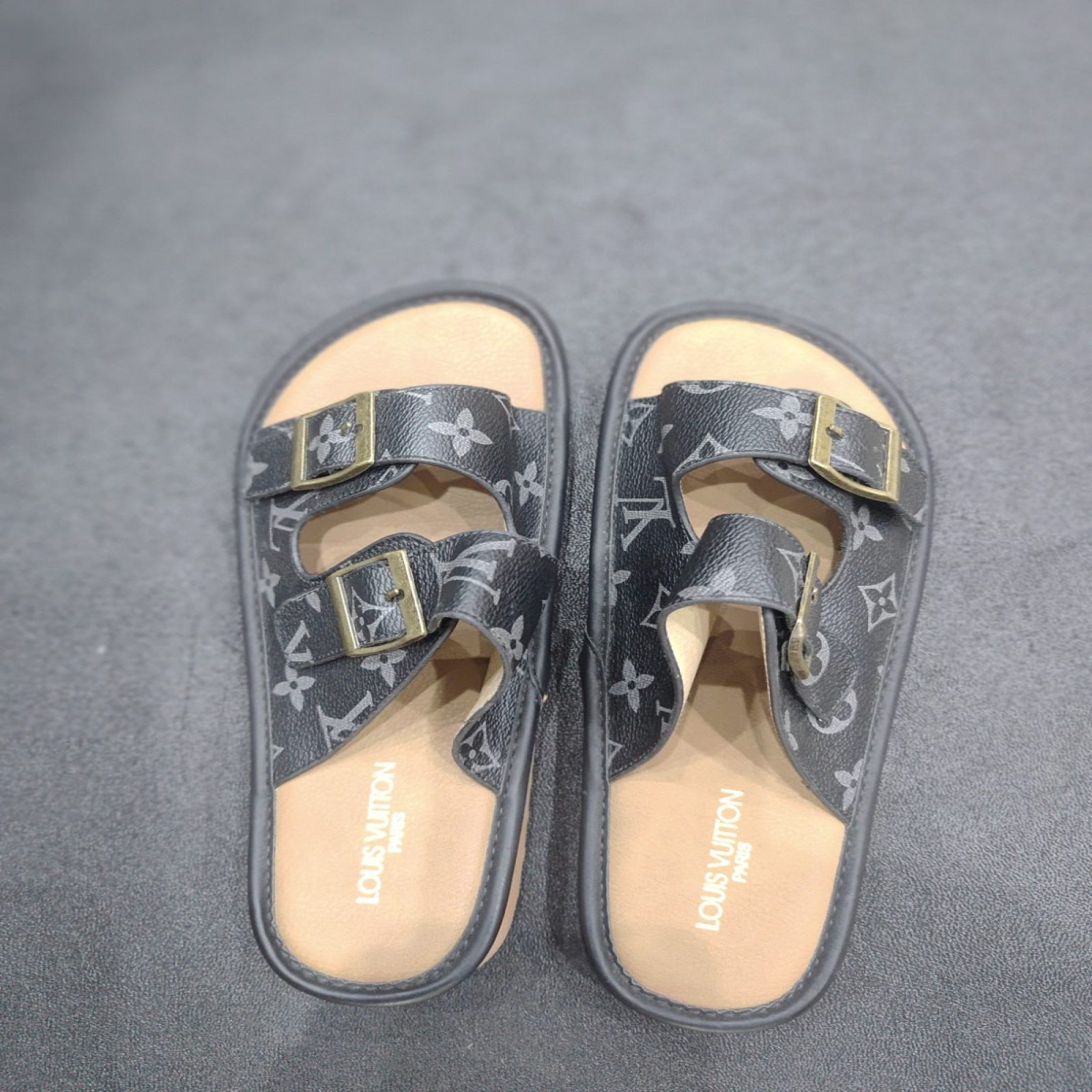 Louis Vuitton slippers