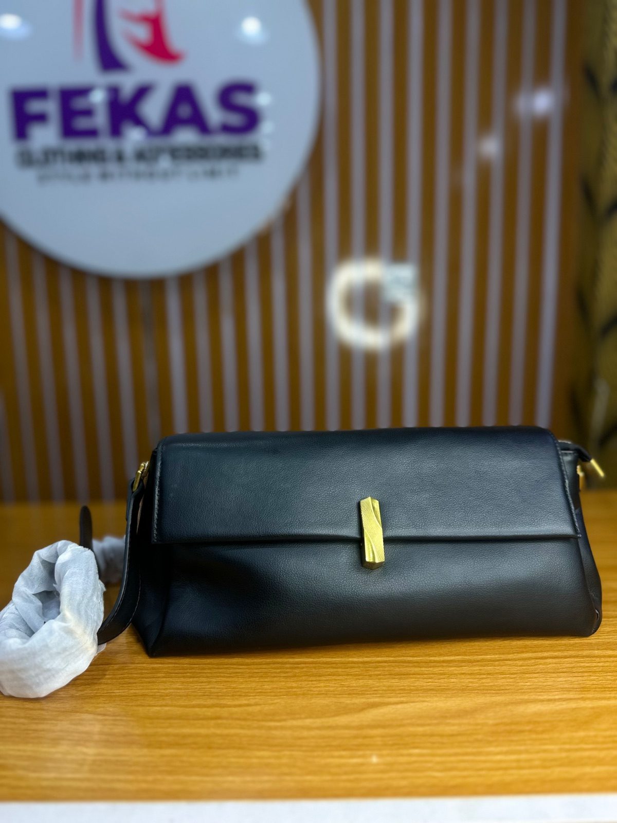 D8271 leather bag