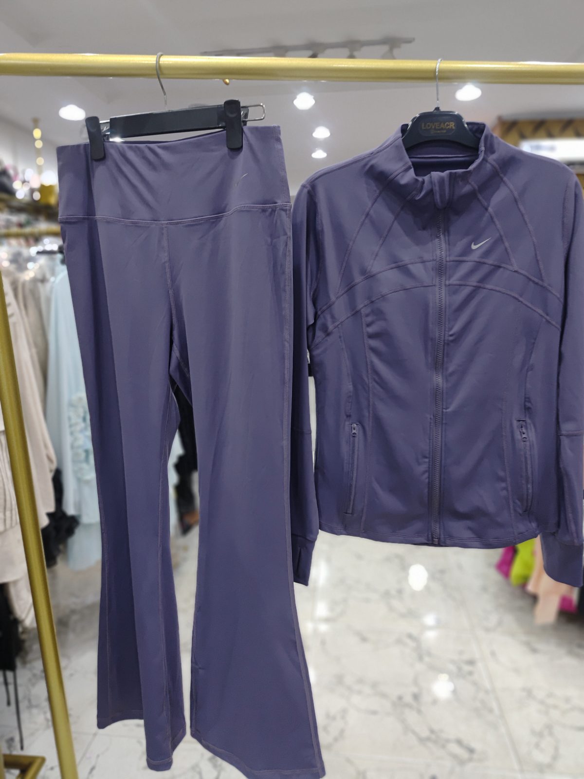 Nike 2pc gym wear with long sle