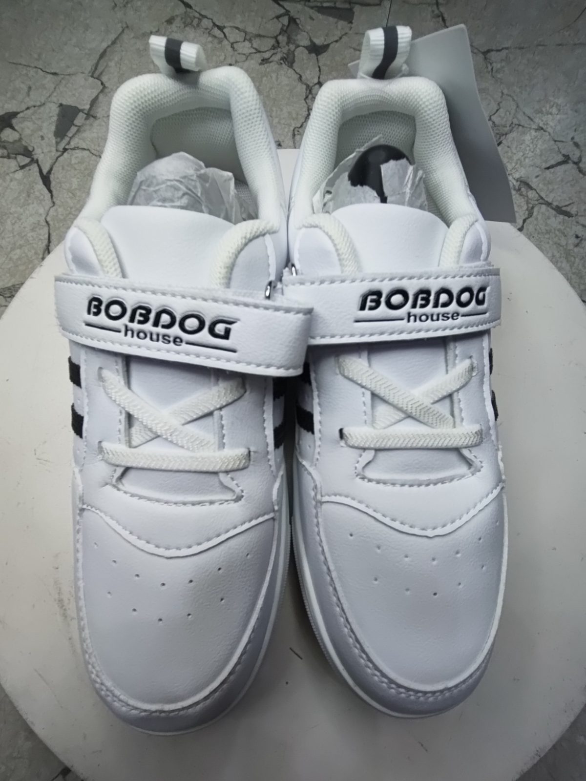 BoBDOG black and white Sneakers