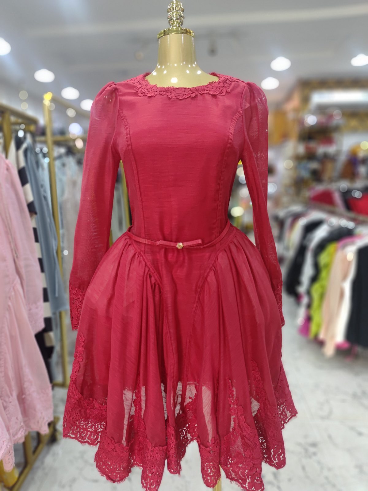Scatter dress with belt