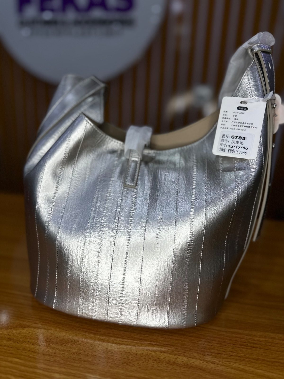 Gushachi hand bag