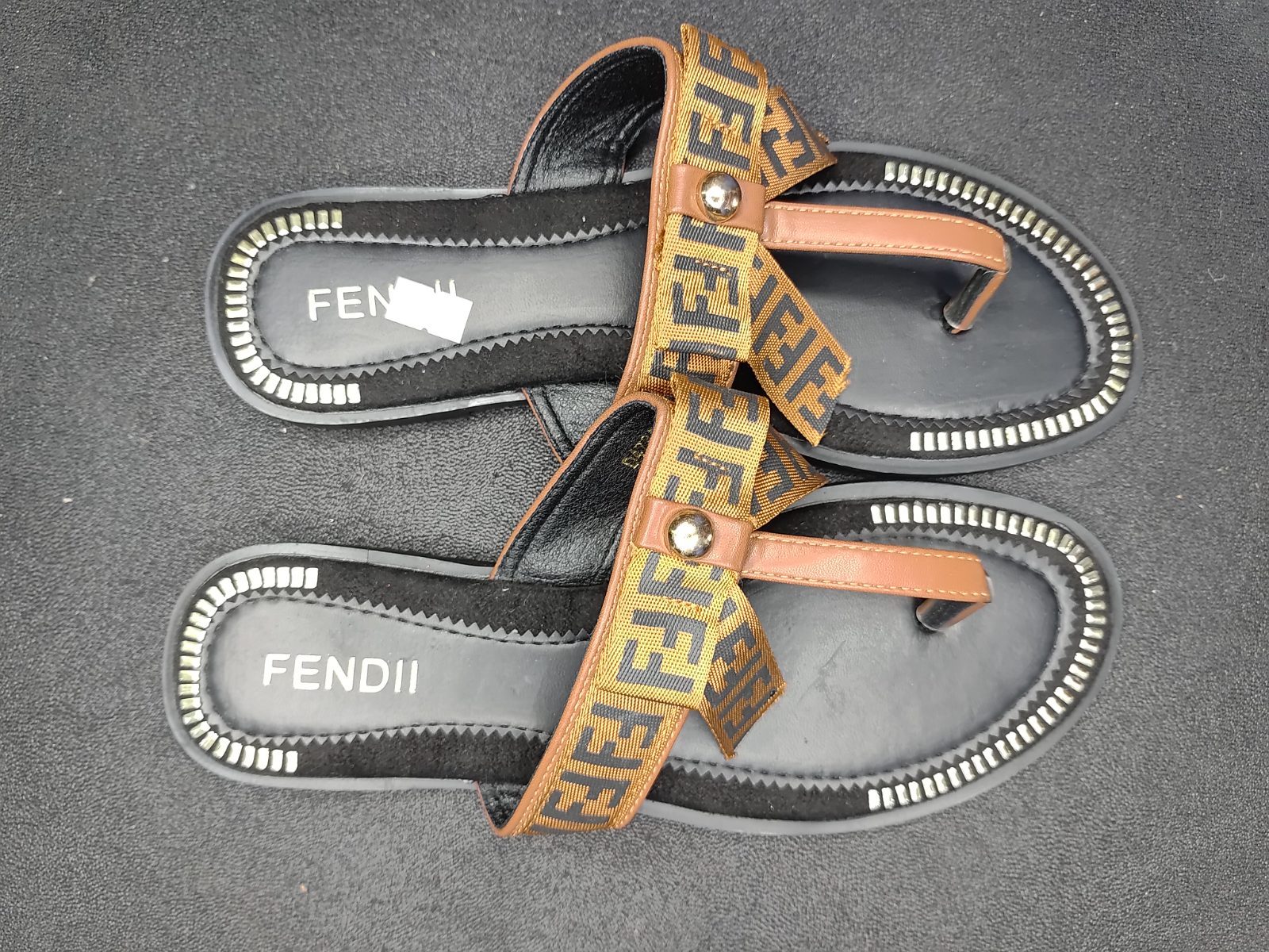Fendiii slippers